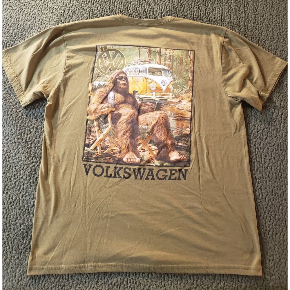 Volkswagen Mens Bigfoot Sasquatch Olive Green Graphic Shirt Short Sleeve Size L